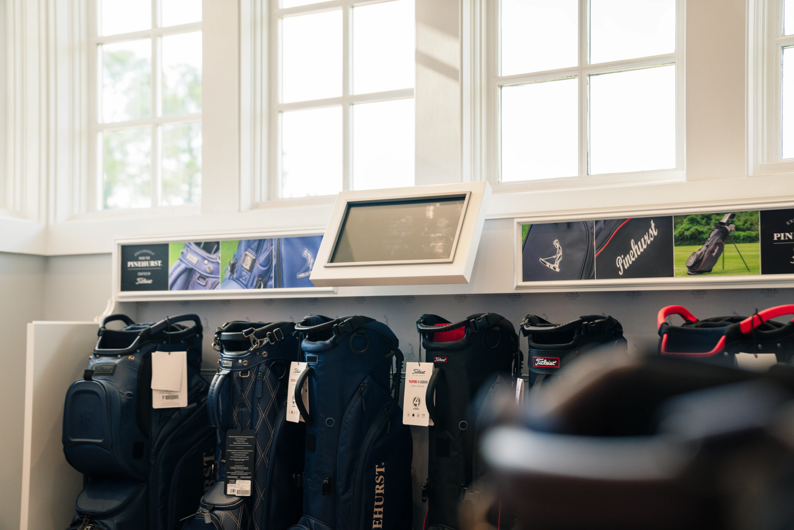 titleist-shop-bag-display