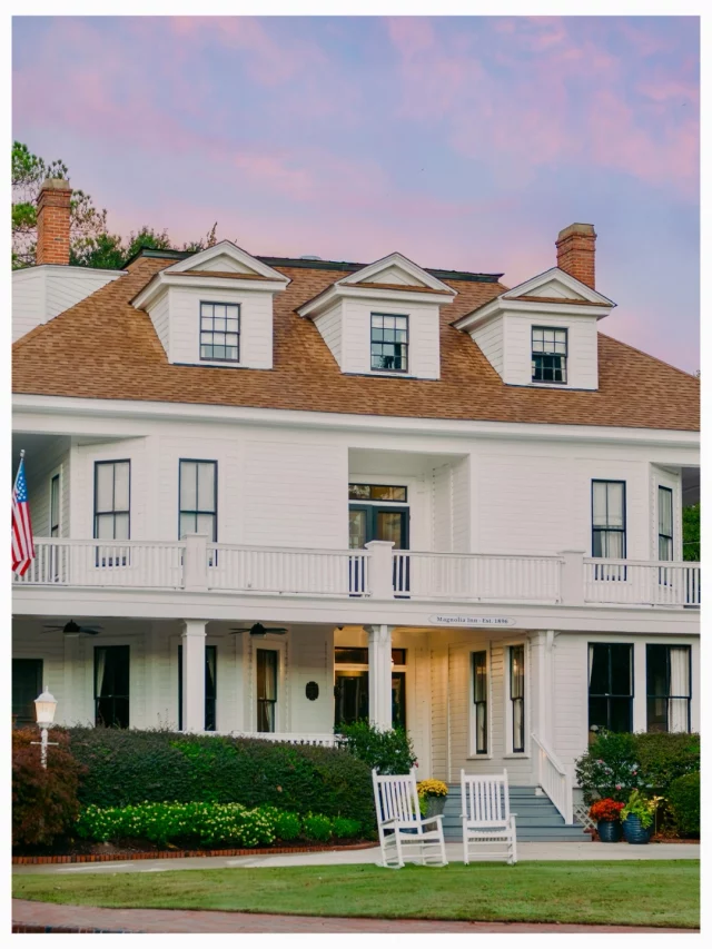 Cotton candy skies over the Magnolia Inn

📸 @dustinburrell_